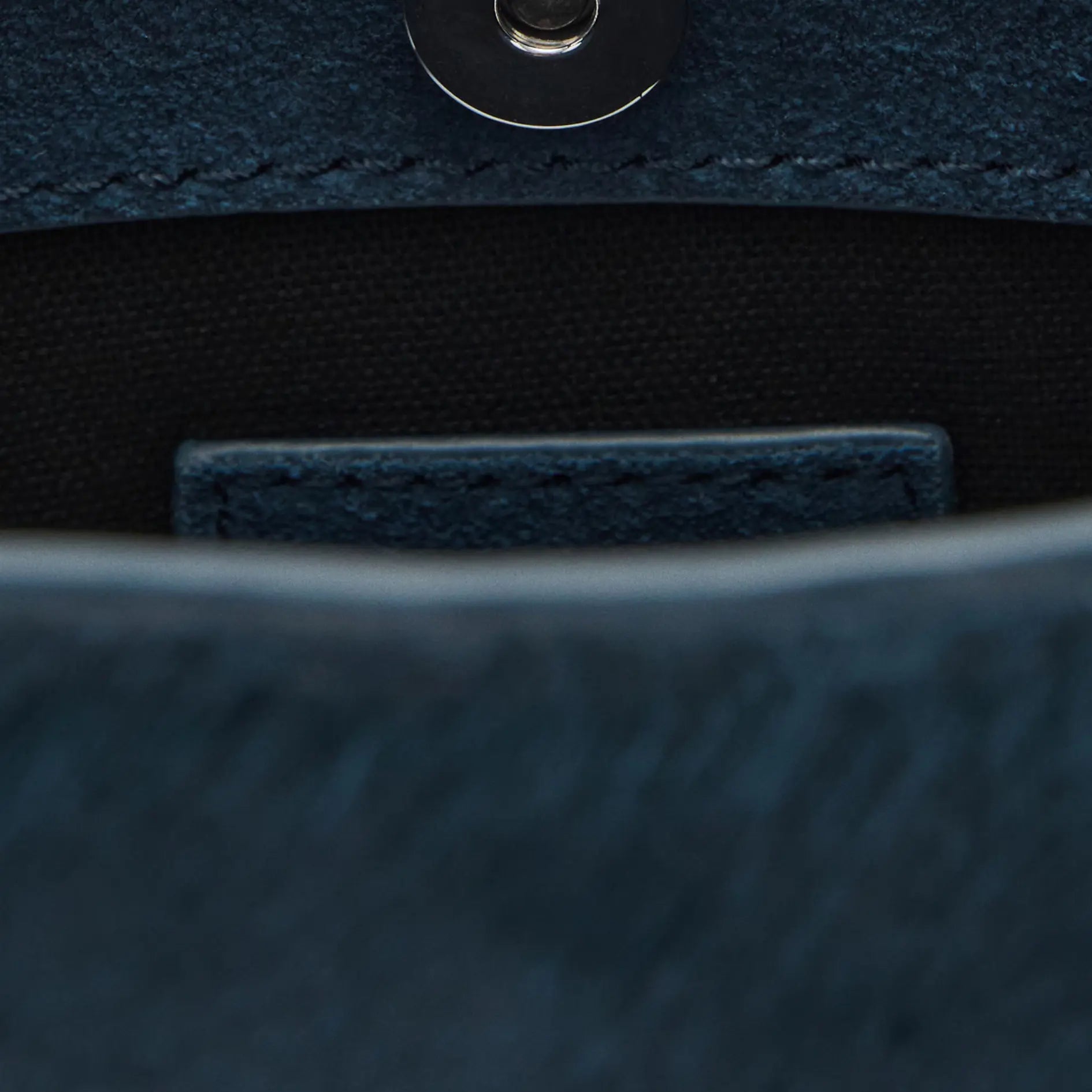 Cow leather shoulder bag