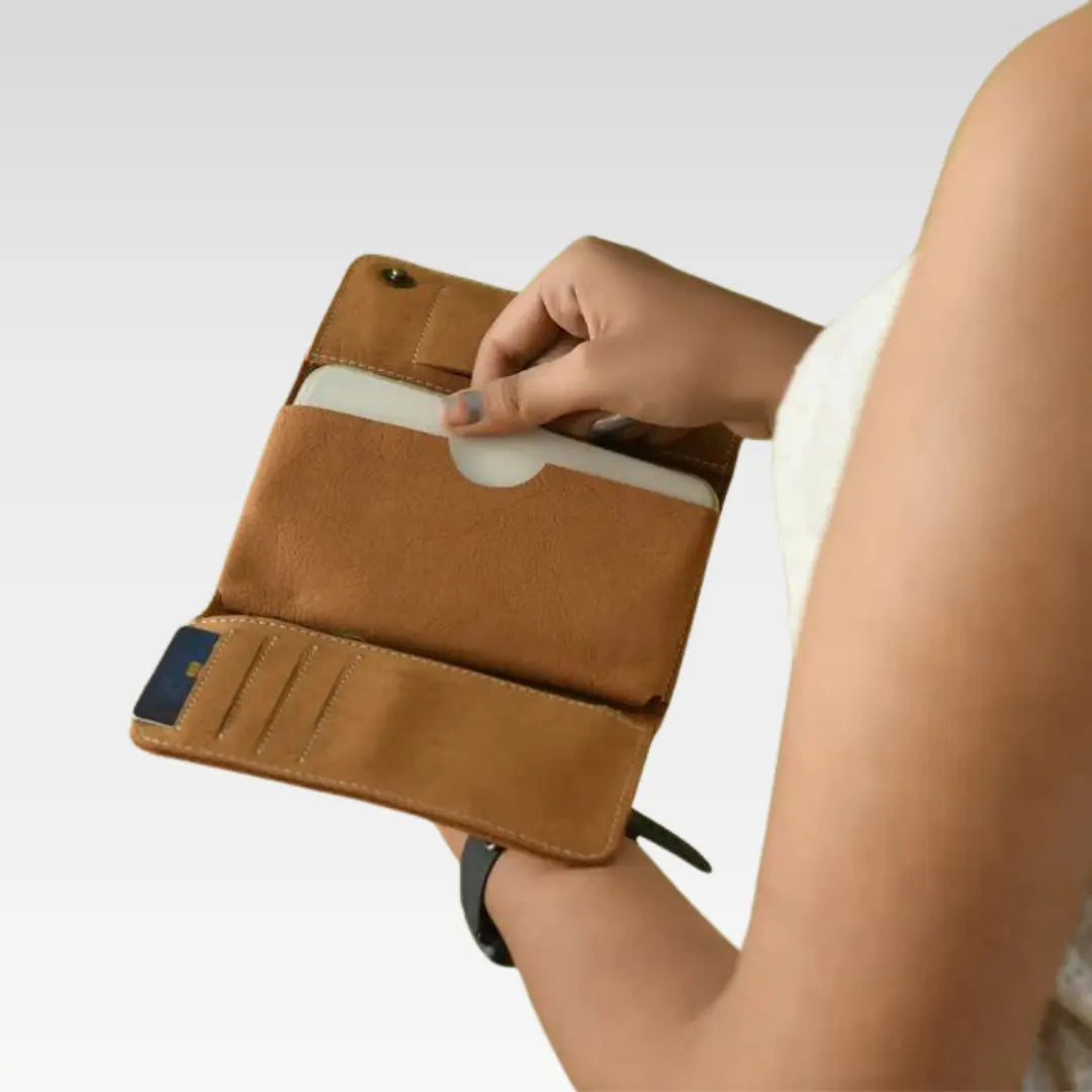 Josiah Women's Clutch