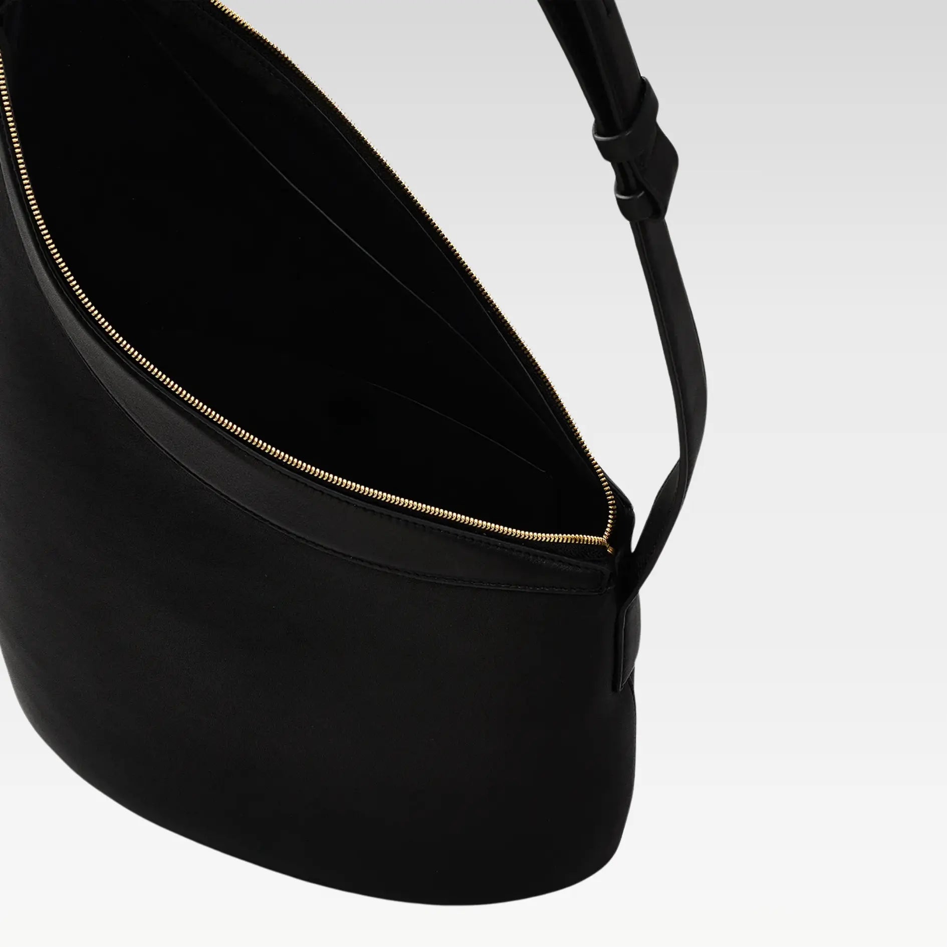 Medium Ziptop Shoulder