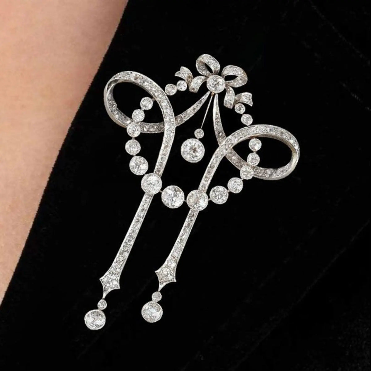 Vintage Round Cut White Sapphire Milgrain Brooch