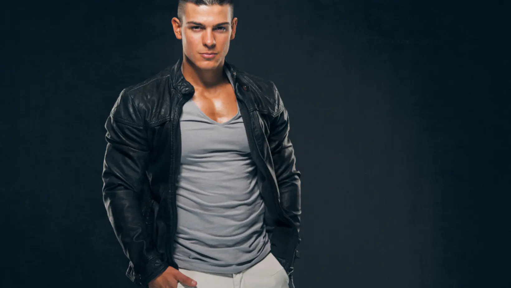leather jacket fitting for athletic build